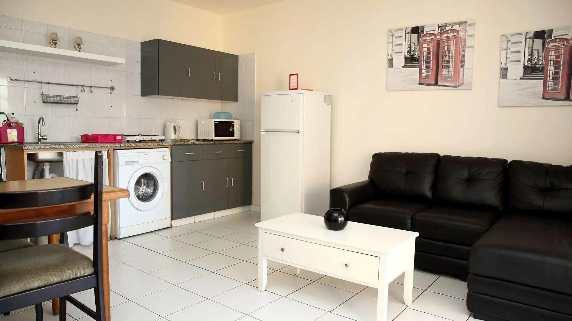 Вид Alora Apartments 3*